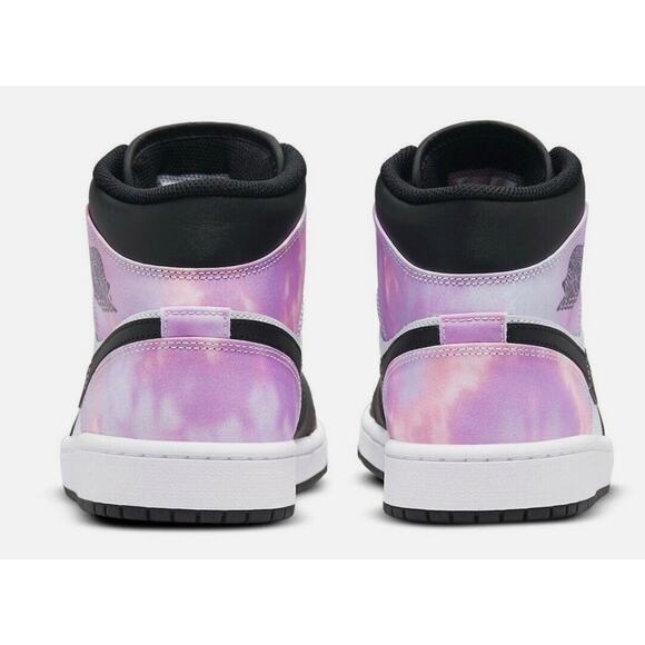 Athletic_Shoes